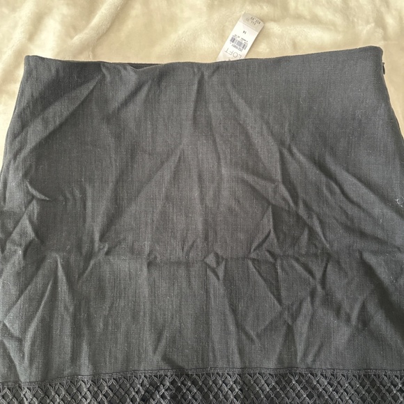 NWT BLACK MIDI PENCIL SKIRT - Picture 3 of 4